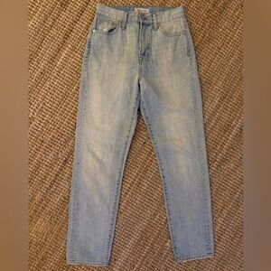 Madewell The Perfect Vintage straight-leg jeans in a light wash denim. 148$ ret